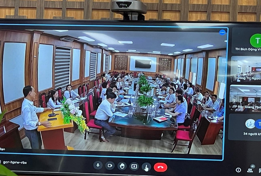 Ông Hà Huy Giáp – Trưởng Phòng phát biểu khai mạc hội nghị.