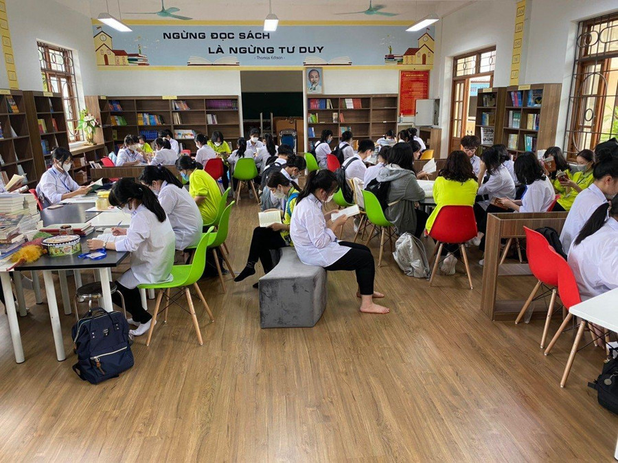 Học sinh Trường THPT Hàn Thuyên tích cực tham gia các hoạt động CLB trải nghiệm. Học sinh Trường THPT Hàn Thuyên tích cực tham gia các hoạt động CLB trải nghiệm.