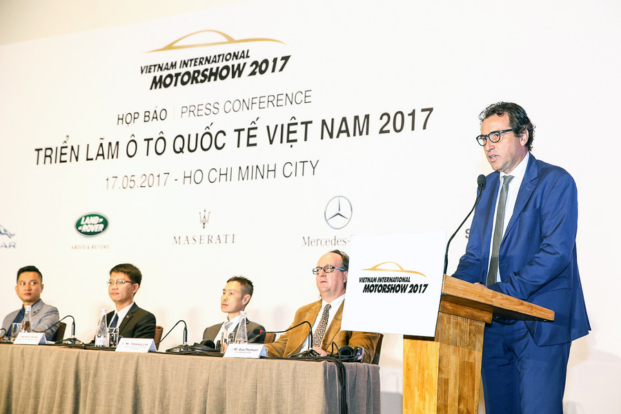Ông Laurent Genet - Tổng Giám đốc Audi Việt Nam - phát biểu tại buổi họp báo Ông Laurent Genet - Tổng Giám đốc Audi Việt Nam - phát biểu tại buổi họp báo