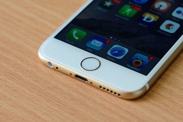 Bé 6 tuổi hack iPhone của mẹ để mua đồ chơi