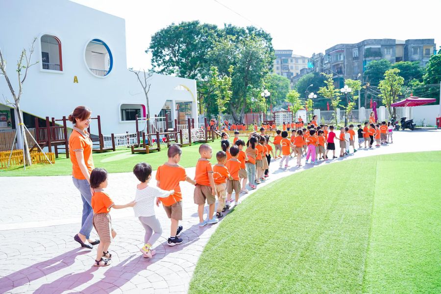Trường mầm non Tuổi thơ (quận Hoàng Mai, Hà Nội) được công nhận đạt chuẩn quốc gia cấp độ 3.