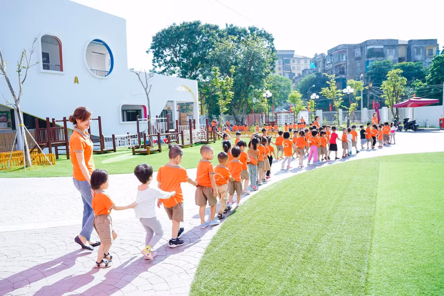 Trường mầm non Tuổi thơ (quận Hoàng Mai, Hà Nội) được công nhận đạt chuẩn quốc gia cấp độ 3.