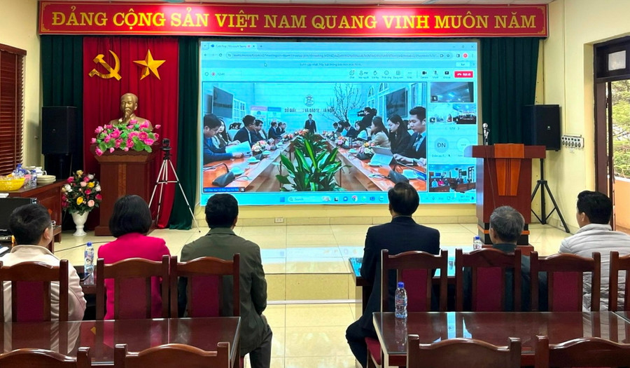 Hội thảo tập huấn tại điểm cầu Phòng GD&ĐT huyện Mê Linh. Hội thảo tập huấn tại điểm cầu Phòng GD&ĐT huyện Mê Linh.