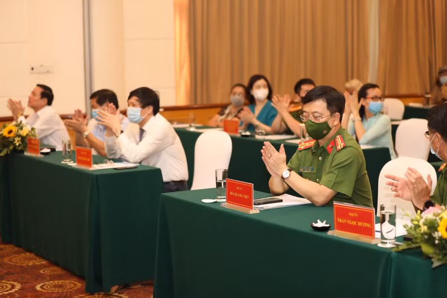 Quang cảnh lễ phát động cuộc thi sáng tác.