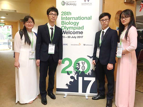 Đội tuyển Olympic Sinh học Việt Nam đạt thành tích cao nhất từ trước đến nay Đội tuyển Olympic Sinh học Việt Nam đạt thành tích cao nhất từ trước đến nay