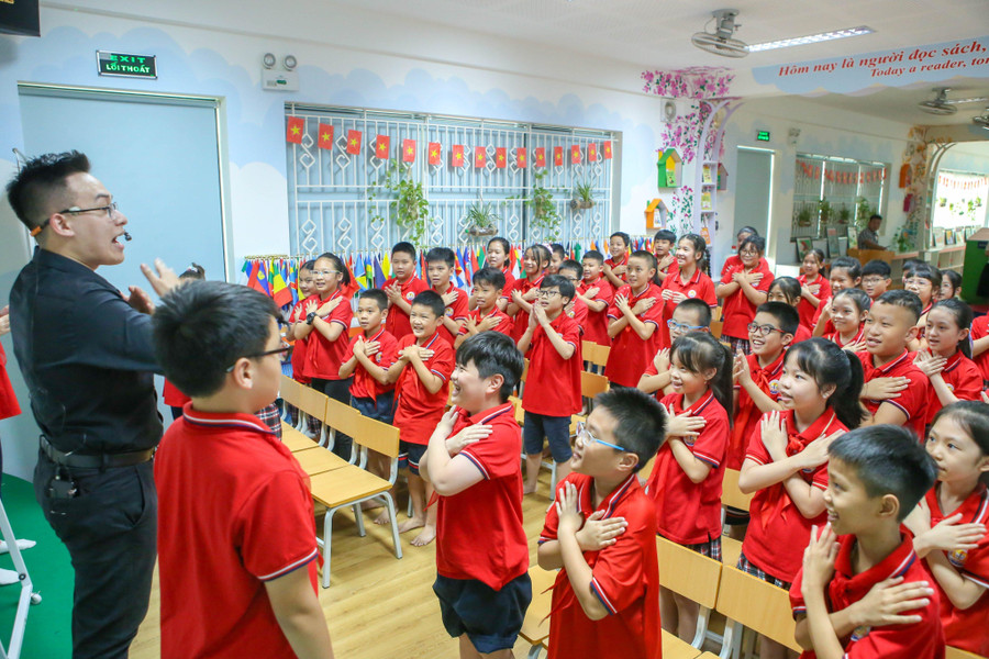 Lớp học sôi nổi sau những câu chuyện ngụ ngôn. Lớp học sôi nổi sau những câu chuyện ngụ ngôn.