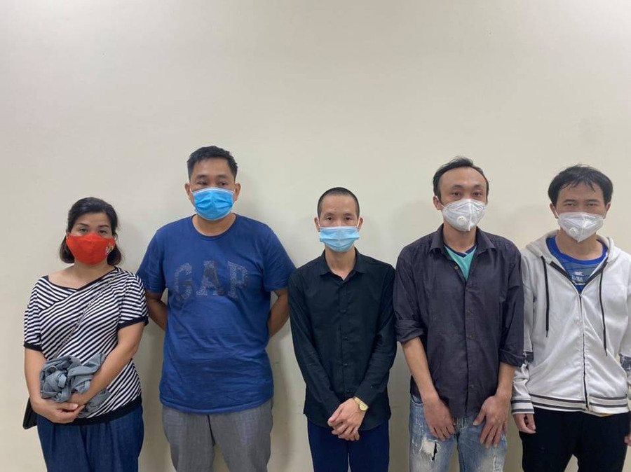 Các đối tượng sử dụng giấy đi đường giả để qua chốt kiểm dịch.