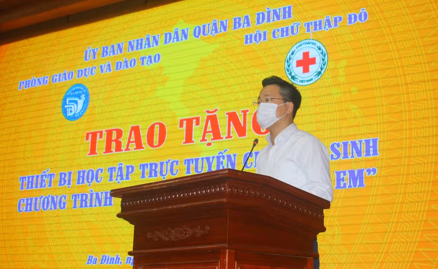 Ông Lê Đức Thuận - Trưởng phòng GD&amp;ĐT quận Ba Đình phát biểu.