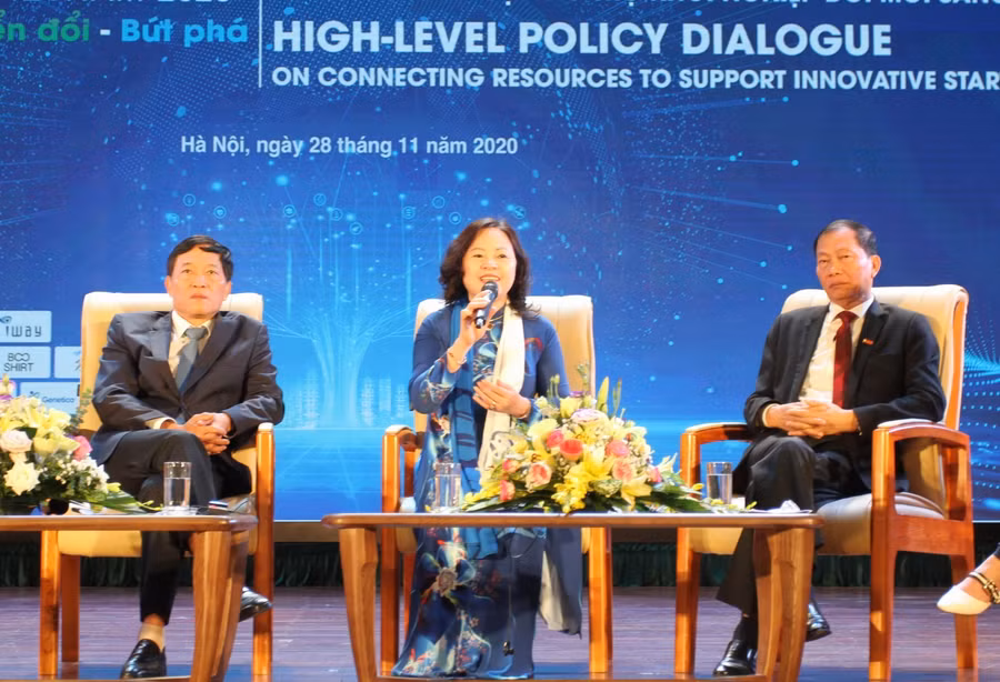 Thứ trưởng Ngô Thị Minh phát biểu tại diễn đàn.