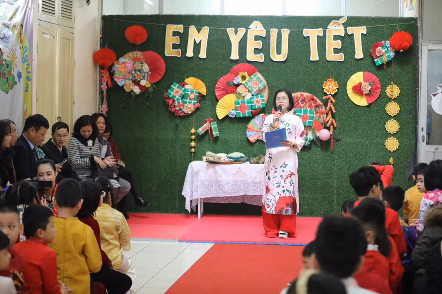 Chương trình Em yêu Tết đầy ý nghĩa của cô trò Trường Tiểu học Bình Minh.