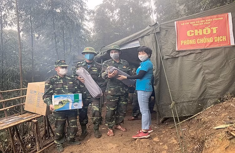 Đầu xuân, nhãn hàng Cô gái Hà Lan, Yomost và Friso tiếp sức Hải Dương với gần 40.000 sản phẩm sữa yêu thương Đầu xuân, nhãn hàng Cô gái Hà Lan, Yomost và Friso tiếp sức Hải Dương với gần 40.000 sản phẩm sữa yêu thương