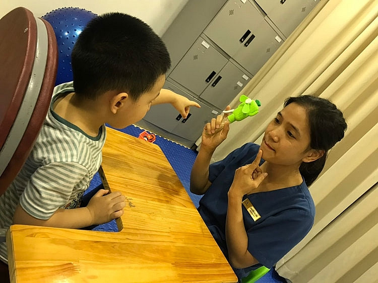 Tạp chí khoa học danh tiếng hàng đầu thế giới công bố nghiên cứu điều trị tự kỷ của Vinmec Tạp chí khoa học danh tiếng hàng đầu thế giới công bố nghiên cứu điều trị tự kỷ của Vinmec