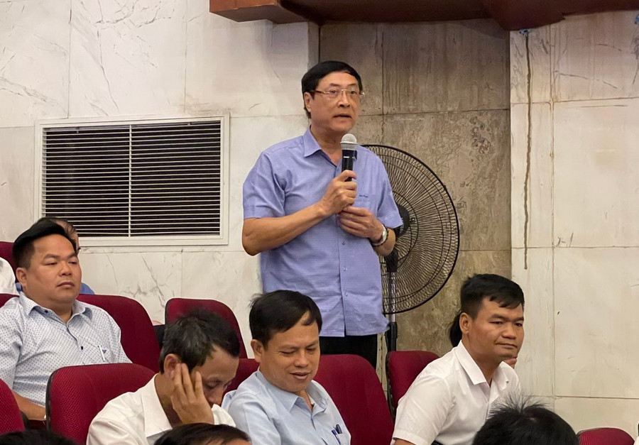 Trưởng điểm thi Trường THPT Lương Thế Vinh phát biểu. Trưởng điểm thi Trường THPT Lương Thế Vinh phát biểu.