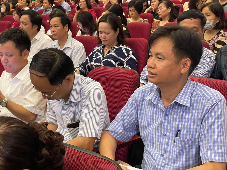 Các đại biểu dự hội nghị. Các đại biểu dự hội nghị.