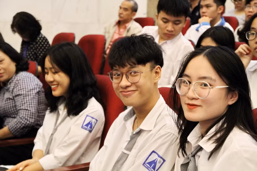 Các học sinh tham dự đội tuyển