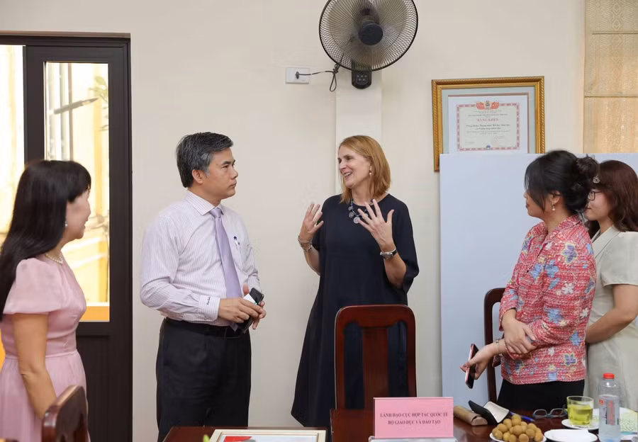 Hai bên trao đổi về những nội dung hợp tác. Hai bên trao đổi về những nội dung hợp tác.