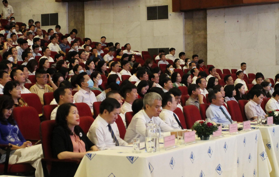 Các đại biểu dự hội nghị Các đại biểu dự hội nghị