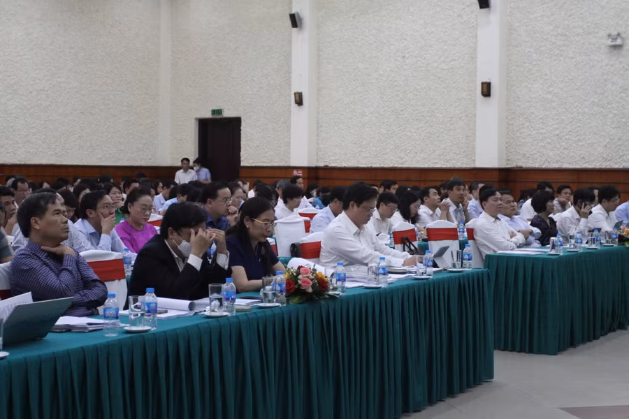 Các đại biểu dự hội nghị