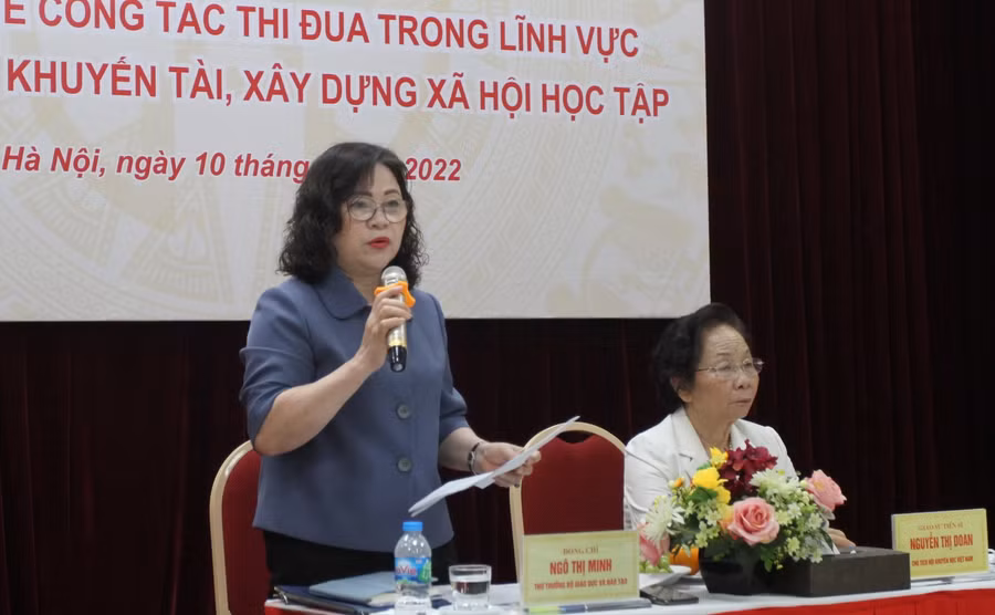 Thứ trưởng Ngô Thị Minh phát biểu tại Hội nghị.