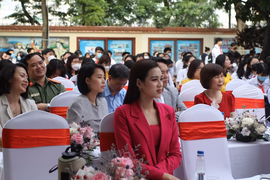 Diễn đàn có sự tham dự của nhiều phụ huynh học sinh