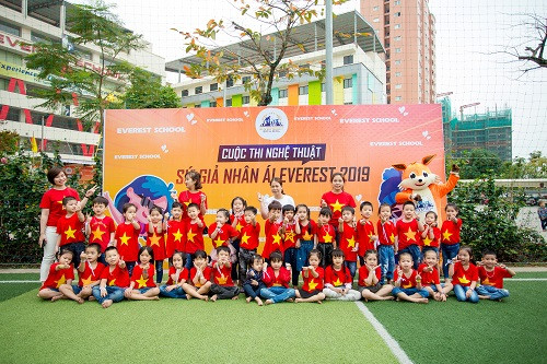 Bài múa “Việt Nam ơi!” đầy sôi động thể hiện khát khao cống hiến, lòng tự hào dân tộc đến từ trường mầm non Mickey. Bài múa “Việt Nam ơi!” đầy sôi động thể hiện khát khao cống hiến, lòng tự hào dân tộc đến từ trường mầm non Mickey.