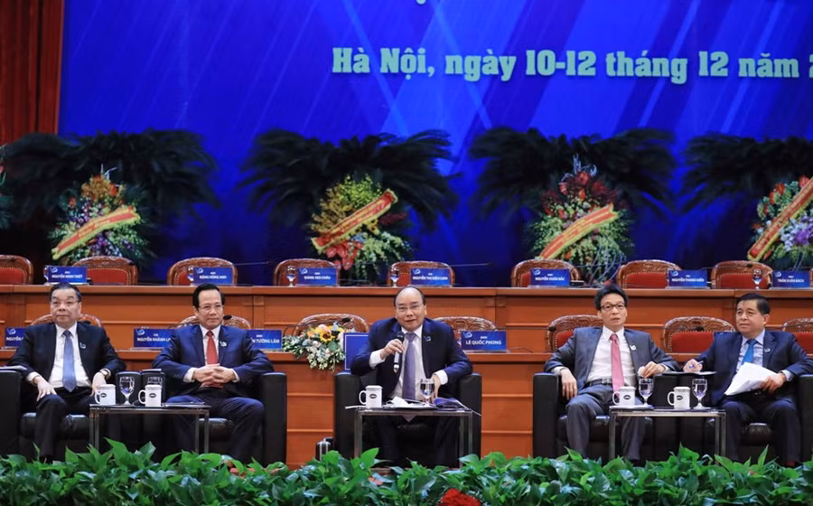 Thủ tướng Nguyễn Xuân Phúc đối thoại với các đại biểu.
