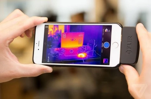 Phụ kiện nhỏ biến iPhone thành máy đo thân nhiệt phòng dịch bệnh