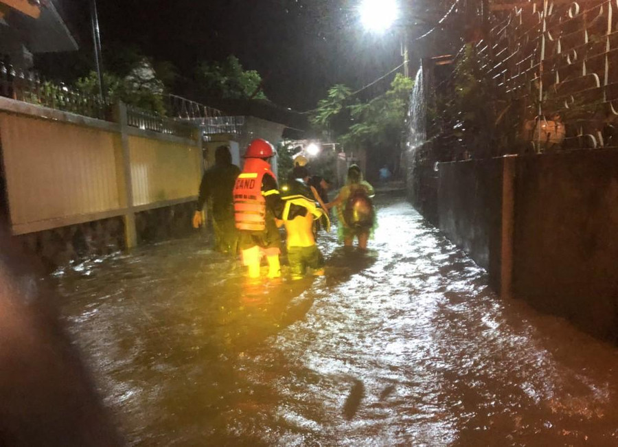 Công an giúp dân tại TP Móng Cái. Công an giúp dân tại TP Móng Cái.