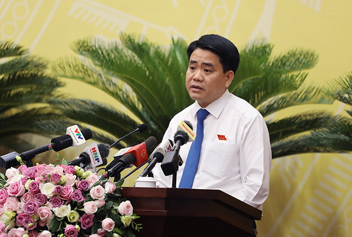 Ông Nguyễn Đức Chung trả lời thắc mắc của cử tri