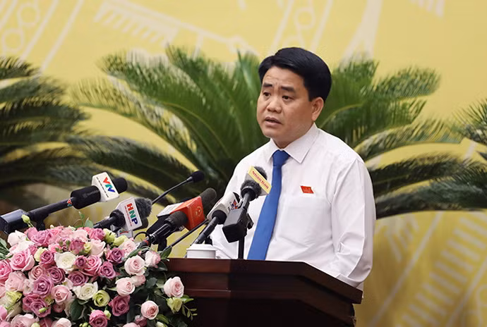 Ông Nguyễn Đức Chung trả lời thắc mắc của cử tri Ông Nguyễn Đức Chung trả lời thắc mắc của cử tri