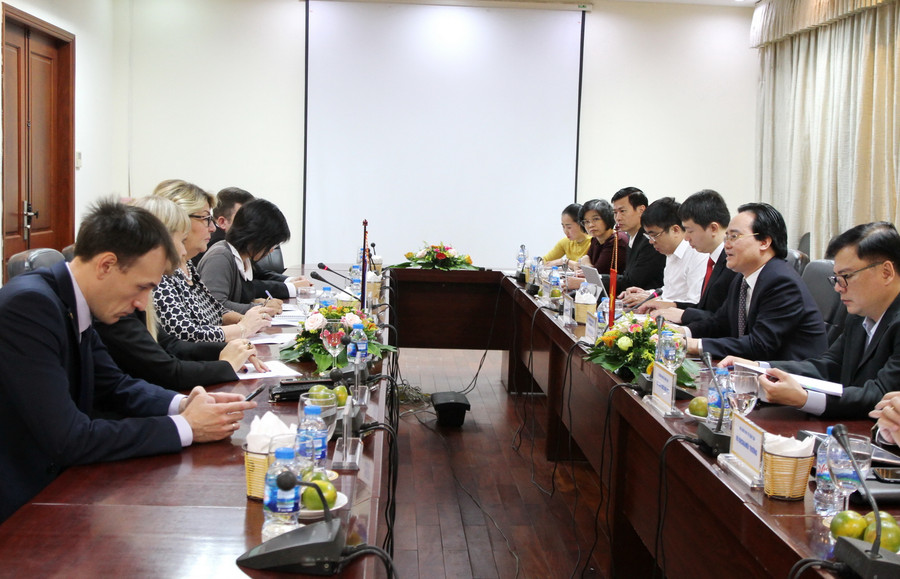 Quang cảnh buổi tiếp