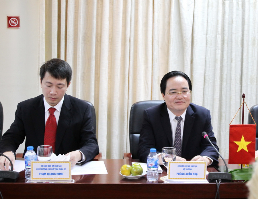 Bộ trưởng Phùng Xuân Nhạ đề nghị tăng cường hơn nữa hoạt động quảng bá về giáo dục của Nga