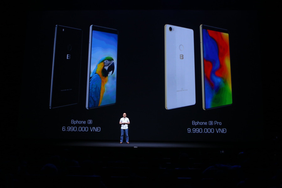 Bphone 3 có hai phiên bản gồm Bphone 3 tiêu chuẩn và Bphone 3 Pro Bphone 3 có hai phiên bản gồm Bphone 3 tiêu chuẩn và Bphone 3 Pro
