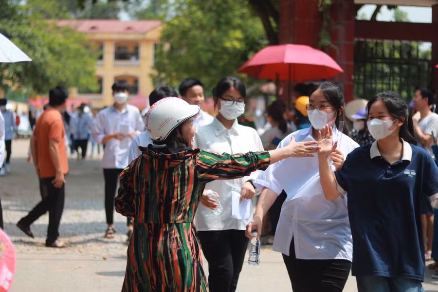 Thí sinh dự thi vào lớp 10 THPT năm học 2023 -2024.