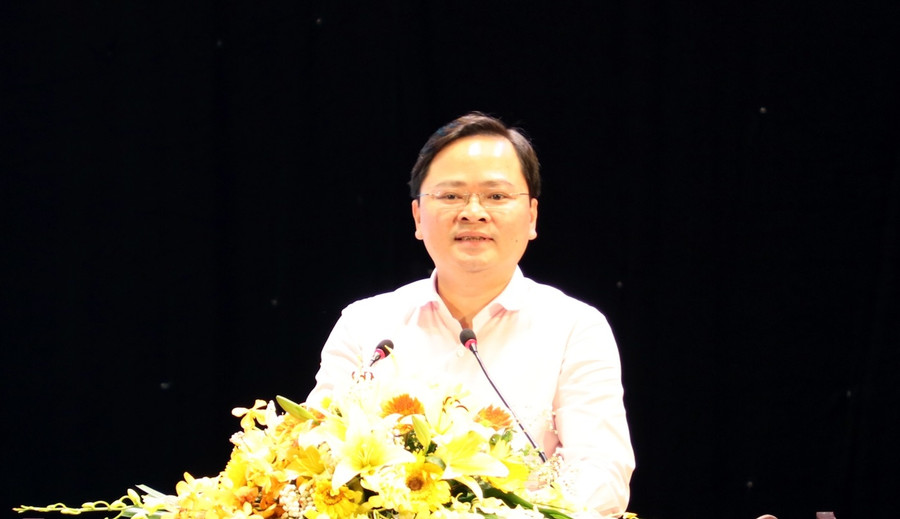 Bí thư Tỉnh ủy Bắc Ninh - Nguyễn Anh Tuấn phát biểu. Bí thư Tỉnh ủy Bắc Ninh - Nguyễn Anh Tuấn phát biểu.