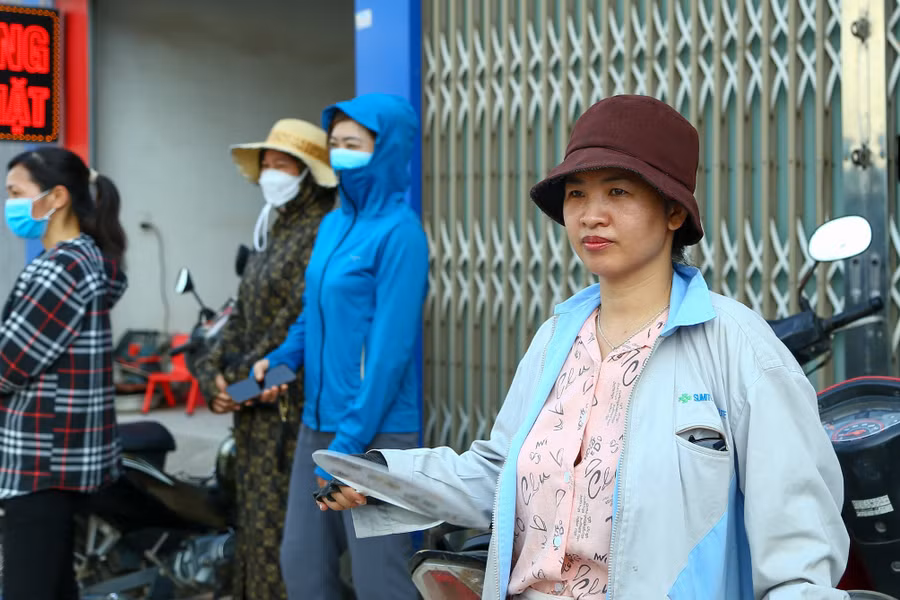 Chị Nga, phụ huynh một nam sinh thi vào lớp 10 tại Hội đồng thi trường THPT Lạng Giang số 2 bày tỏ những kỳ vọng về sự học của con.