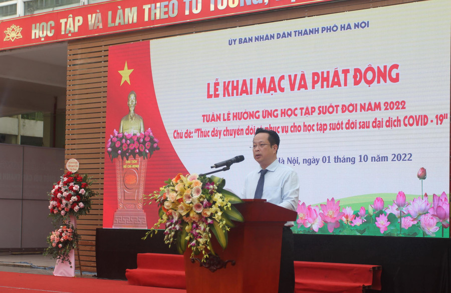 Giám đốc Sở GD&ĐT Hà Nội Trần Thế Cương phát biểu tại lễ khai mạc. Giám đốc Sở GD&ĐT Hà Nội Trần Thế Cương phát biểu tại lễ khai mạc.