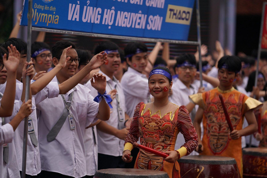 Những màn cổ vũ cho Nguyên Sơn