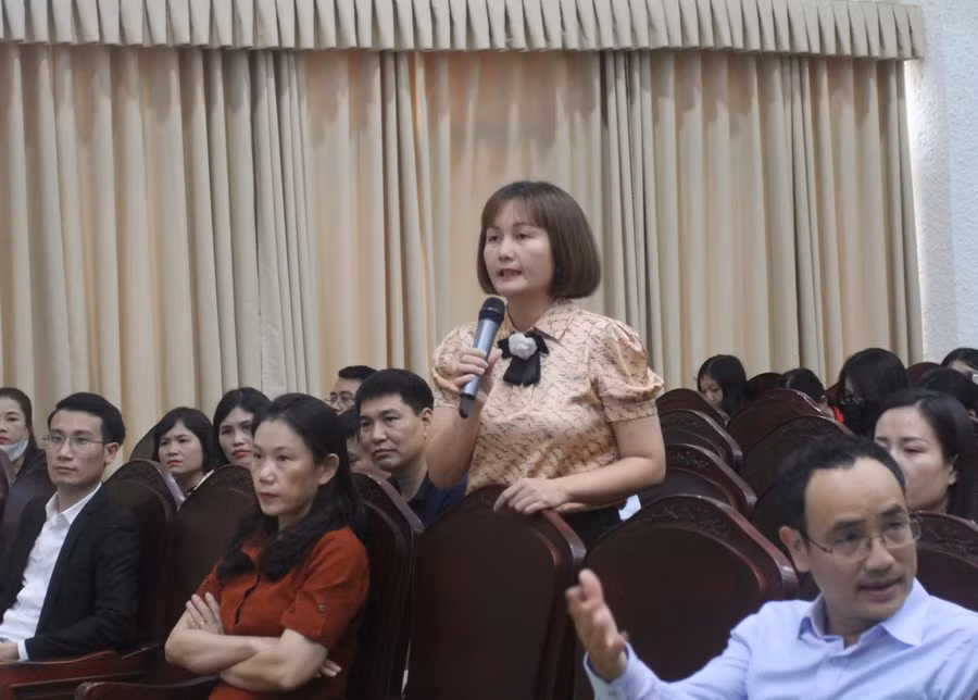 Đại diện Sở GD&amp;ĐT Bắc Giang phát biểu ý kiến tại hội thảo.