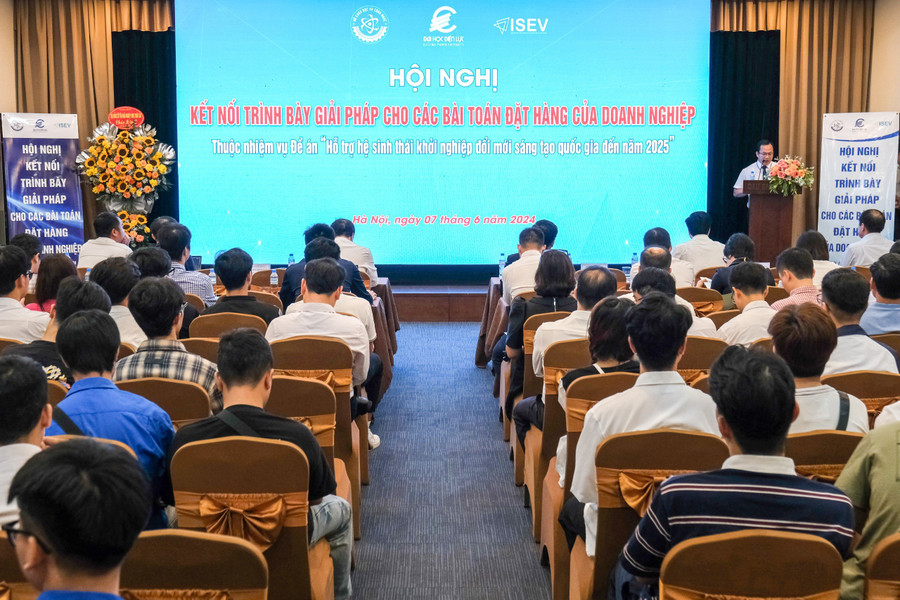 Quang cảnh hội thảo. Quang cảnh hội thảo.