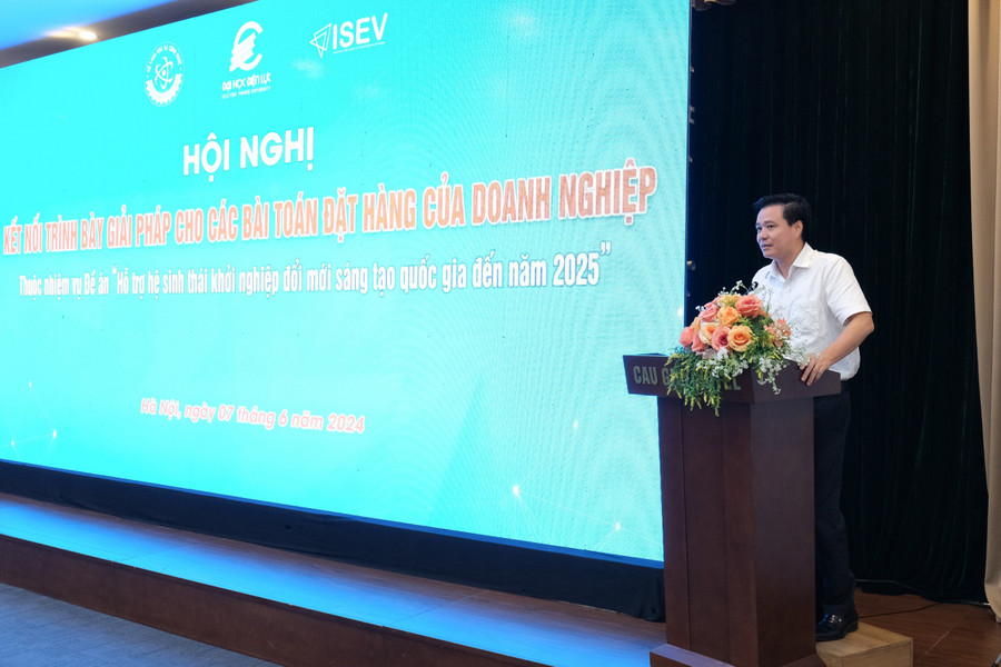 TS. Đàm Quang Thắng phát biểu. TS. Đàm Quang Thắng phát biểu.