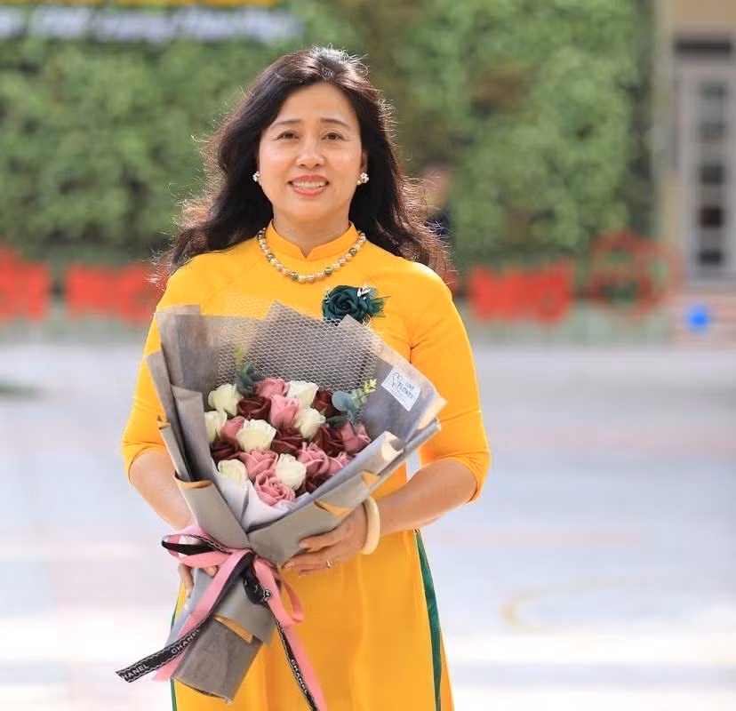 Cô giáo Nguyễn Thanh Hà trong ngày lễ khai giảng năm học mới.