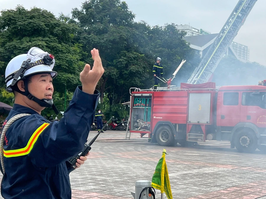 Diễn tập phương án phòng cháy chữa cháy tại trường Đại học Y tế công cộng.