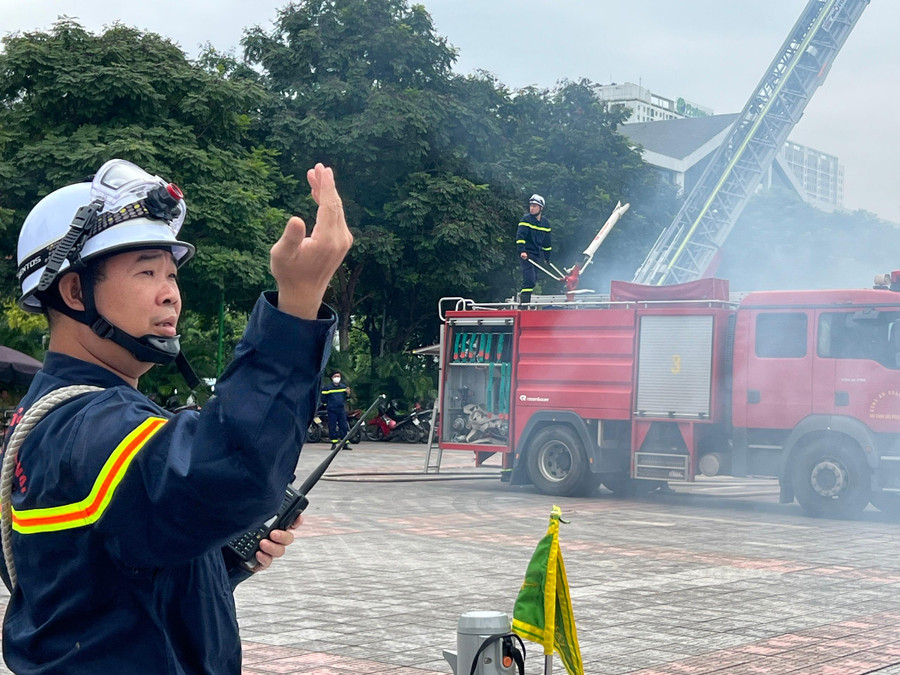 Diễn tập phương án phòng cháy chữa cháy tại trường Đại học Y tế công cộng.