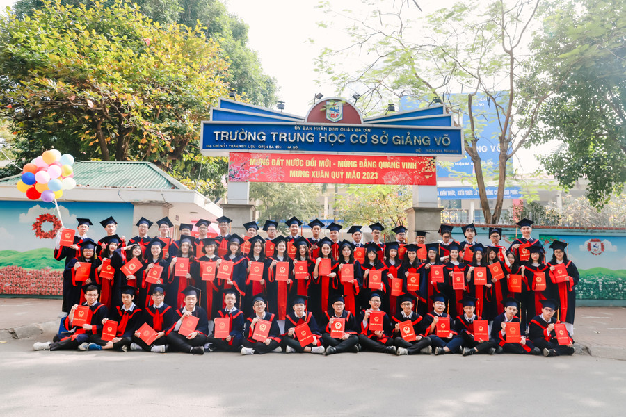 Tập thể lớp 9A1 trường THCS Giảng Võ năm học 2022 - 2023.