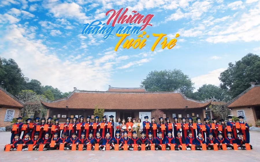 Lớp 9A6 và cô chủ nhiệm Nguyễn Hoài Anh với tỉ lệ đỗ công lập là 93,9%.