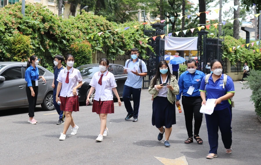 Thí sinh tham dự thi đánh giá năng lực chuyên biệt tại HCMUE.