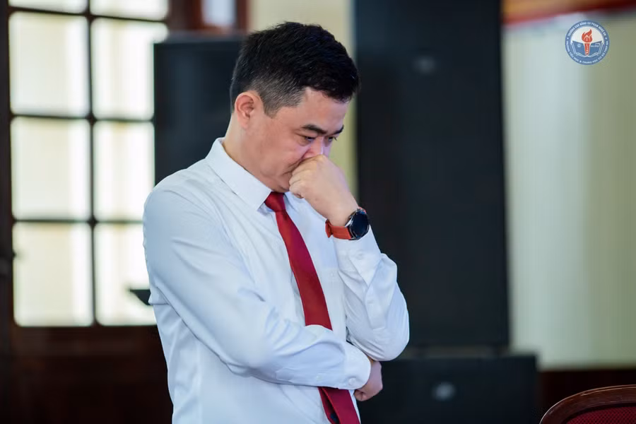 Thầy Ngô Xuân Hiếu luôn trăn trở các giải pháp, đồng hành cùng các trường xây dựng trường học hạnh phúc.