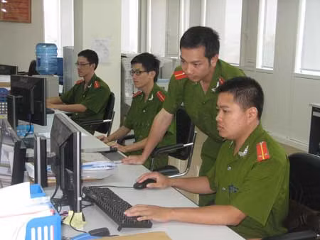 CBCS Cục Cảnh sát phòng chống tội phạm sử dụng công nghệ cao đang xác minh thông tin tội phạm trên mạng Internet.
