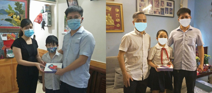 Thầy Hiếu ủng hộ 2 chiếc ipad mới cho học sinh có hoàn cảnh khó khăn. Thầy Hiếu ủng hộ 2 chiếc ipad mới cho học sinh có hoàn cảnh khó khăn.
